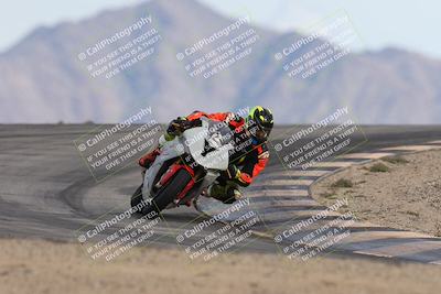 media/Nov-16-2025-Race Pace (Sun) [[8c5fa54630]]/Non Verified Riders (1st 20 Minutes)/6-Turn 12 (2pm)/